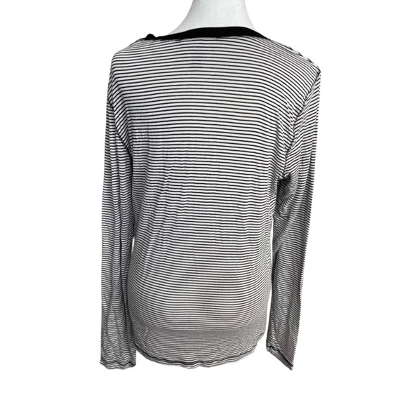 Universal Thread black and white striped essentials top XL - Picture 3 of 5
